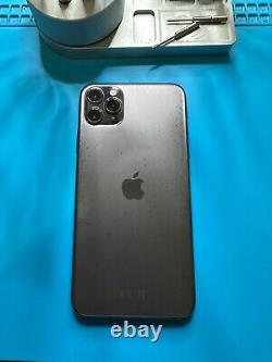 Apple iPhone 11 Pro Max 64GB Silver (Unlocked) A2218 (GSM)