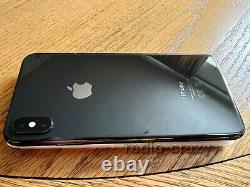 IPHONE XS MAX 64GB SPACE GREY (UNLOCKED) Looks NEW